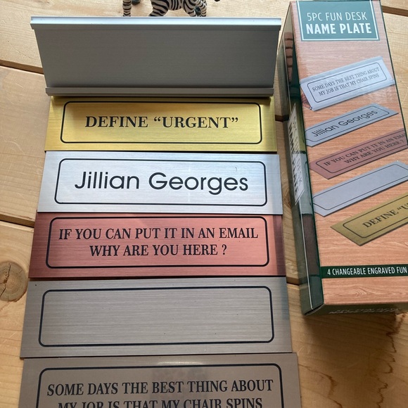 5-pc FUN desk name plate 😆.  Name plate holder w/5 name & “sayings” plates. - Picture 4 of 8